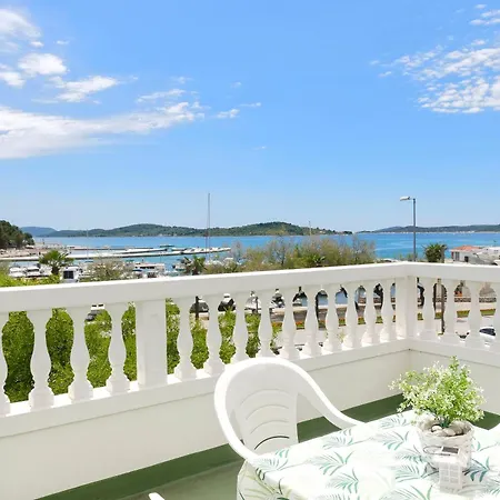 Apartment And Rooms Artina Vodice Exterior photo