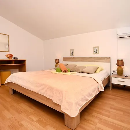 Apartment And Rooms Artina Vodice Exterior photo