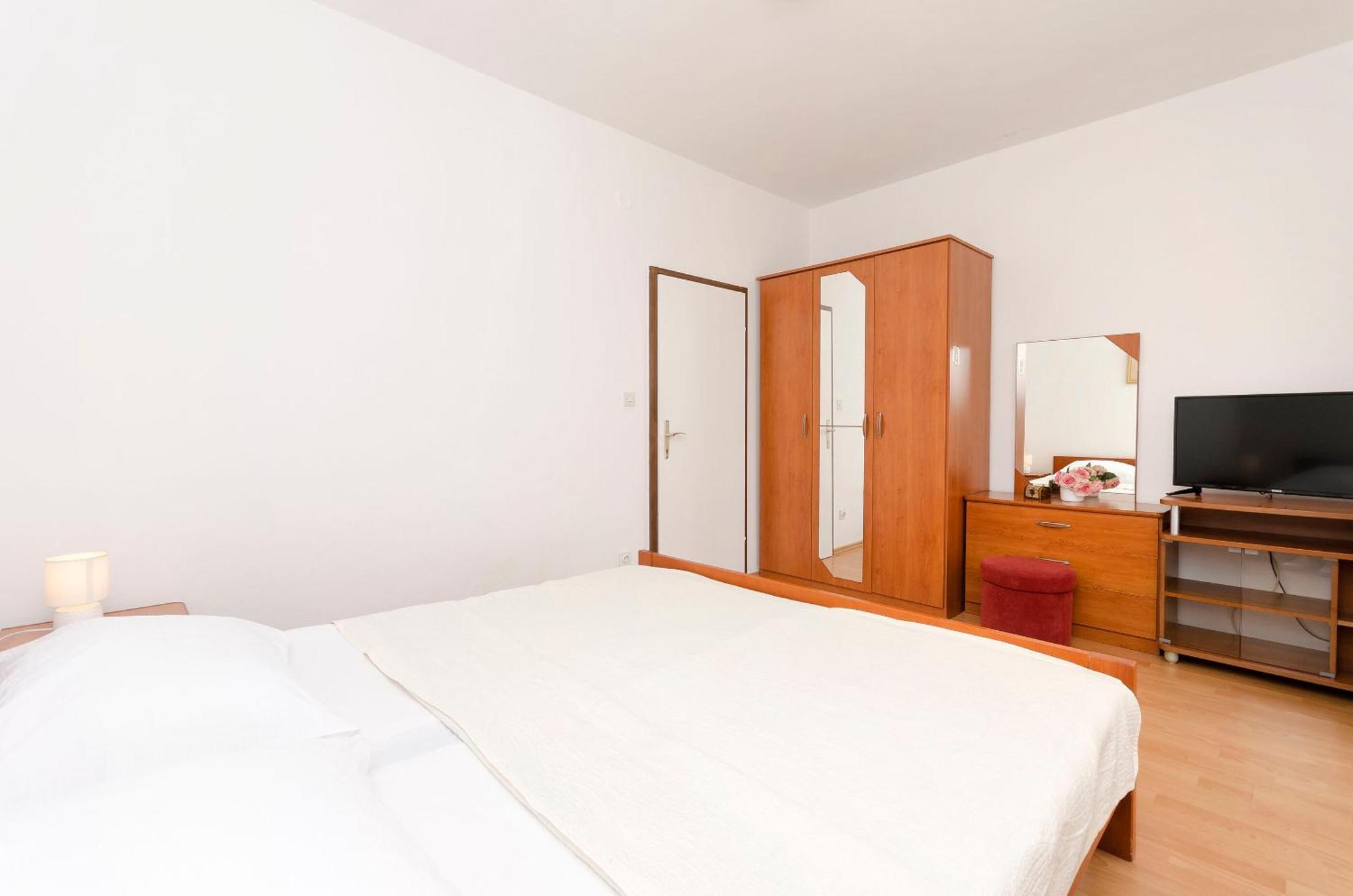 Apartment And Rooms Artina * Vodice