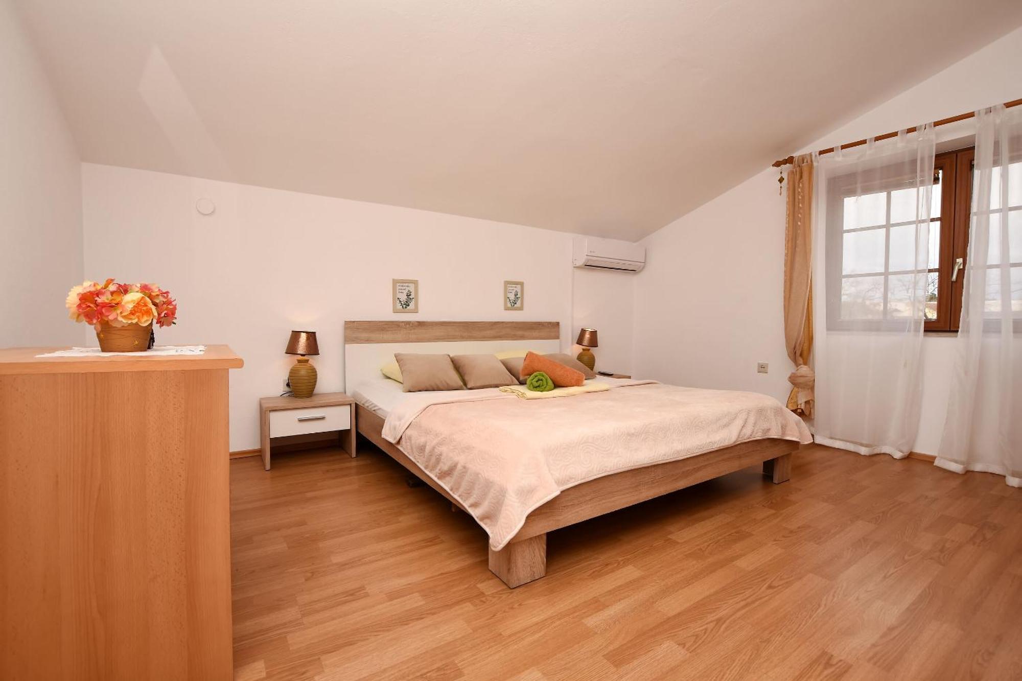 Apartment And Rooms Artina Apartment *