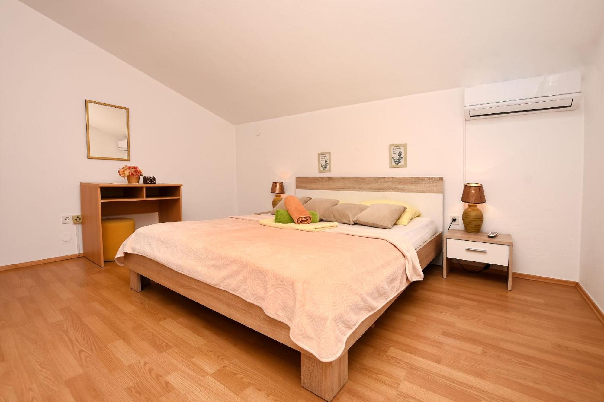 Apartment Apartment And Rooms Artina *