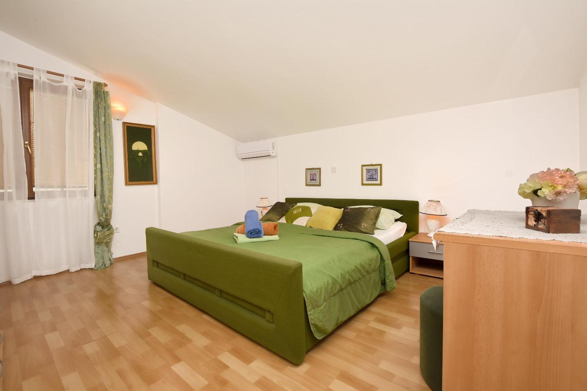 Apartment Apartment And Rooms Artina *