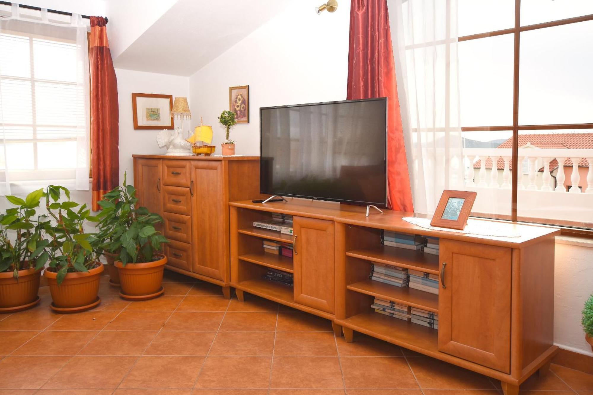 Apartment And Rooms Artina